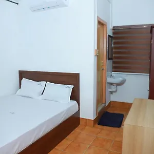  Hotel Vinayaka Tourist
